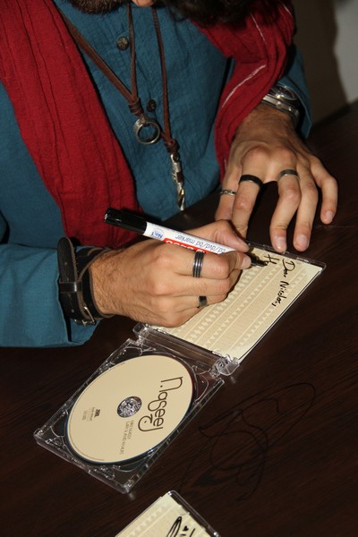 NASEEJ Album Signing